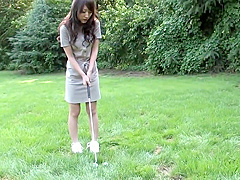 Eager brunette loves sucking hard cock on the golf course