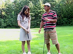Eager brunette loves sucking hard cock on the golf course