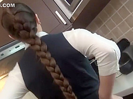 Elle baise toute habillee avec Step son beau pere avant d'aller au boult