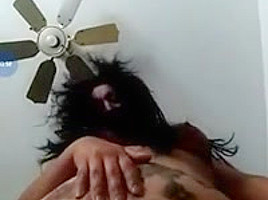 Enfermera se calienta por video llamada