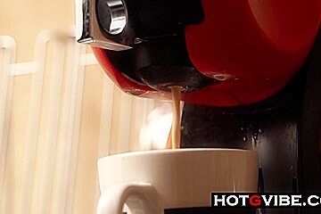 Eurobabe GSpot Squirt In Car