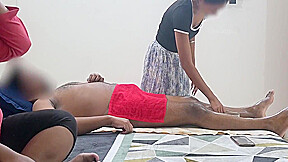 Flashing Dick To Massage Girl While Massaging Infront Of Wife 5 Min - Cutie Pie