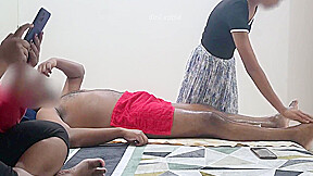 Flashing Dick To Massage Girl While Massaging Infront Of Wife 5 Min - Cutie Pie
