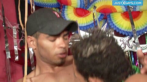 Gay Orgy, Looking For Someone To Play With - JustXGaysAmateurPorn