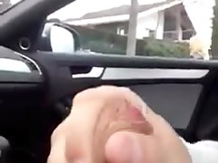 Geile Alte auf dem Parkplatz