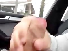 Geile Alte auf dem Parkplatz