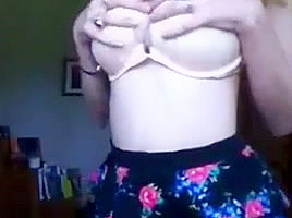Gorgeous natural babe strip and tease selfie