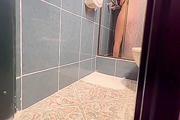 Grabo A Puta Rubia Del Trabajo Masturbandose En El Bano  5 Min