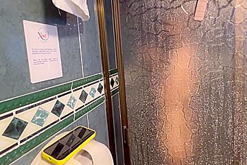 Grabo A Puta Rubia Del Trabajo Masturbandose En El Bano  5 Min