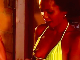 Handjob Massage From A Gorgeous Ebony Babe