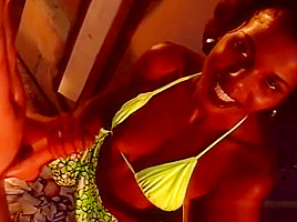 Handjob Massage From A Gorgeous Ebony Babe