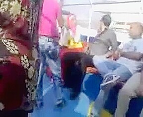 Hijabi big booty twerks