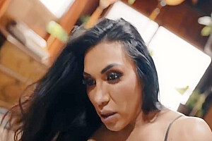 Holly Wood And Jessy Dubai - Two Hot Shemales Jean And In Threesome Sex