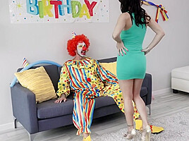 Horny Clown Dick Down - MYLF