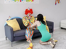 Horny Clown Dick Down - MYLF