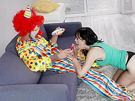 Horny Clown Dick Down - MYLF