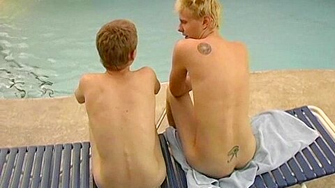 Hot Twinkylicious sun lounger sex! - twinkylicious