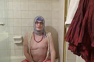 Housewife Sveta In Bathroom  2021-01-25
