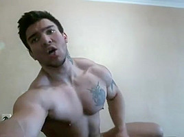 Huge Muscle Man Jerking Off