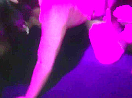 Il Filme Le Gangbang De Sa Femme Asiatique Avec Cinq Mecs