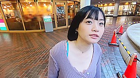 【菜食おま●こイキ潮セックス！】肉棒大好きヴィーガン女子！可愛い顔してマン毛も剛毛ナチュラル派！動物性だけどザーメンはOK！ヘルシー淫獣がストイックに精子を搾り取る！
