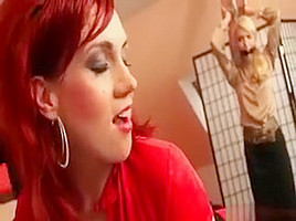 Kinky Bitch Getting Wam In Threesome