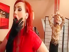 Kinky Bitch Getting Wam In Threesome