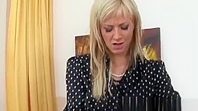 Kinky Lesbians Pee Soaked