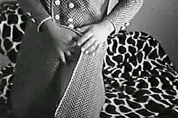 Lady Shows All 87 (Darksome and White Vintage)