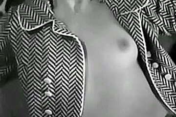 Lady Shows All 87 (Darksome and White Vintage)