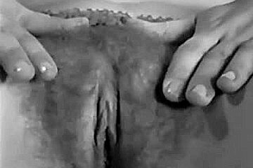 Lady Shows All 87 (Darksome and White Vintage)