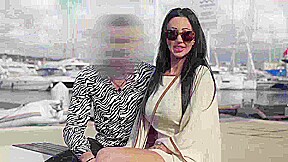 Laura, 34 years old, perfumery saleswoman in Paris and crazy about sex!