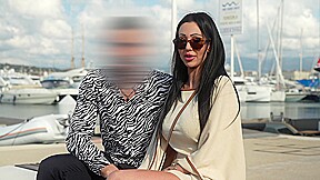 Laura, 34 years old, perfumery saleswoman in Paris and crazy about sex!