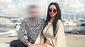 Laura, 34 years old, perfumery saleswoman in Paris and crazy about sex!