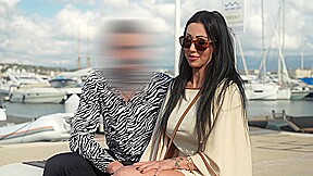 Laura, 34 years old, perfumery saleswoman in Paris and crazy about sex!