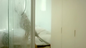 Leticia Colin in 'Air Bridge' (2015)