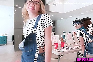 Lily Glee, Jewelz Blu And Allie Addison In Teenage 18+ Artist And Cant Resist A Prick