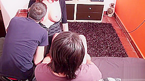 Mariana Cordoba Threesome sucking fun!