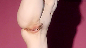 Masha Korjagina perfoms art