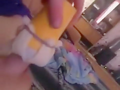 Mastubiere mit selbstgebauter muschi