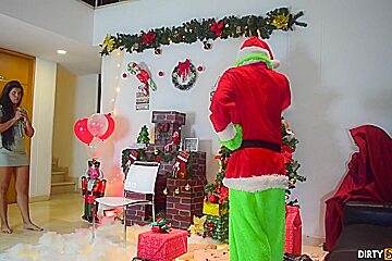 Me Folla El Grinch Creyendo Que Es Santa Claus