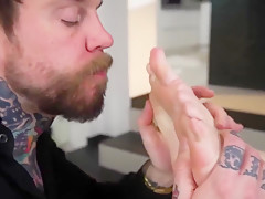 Mia Split In Feet Seduction