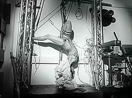 Naked on Stage-60 N5