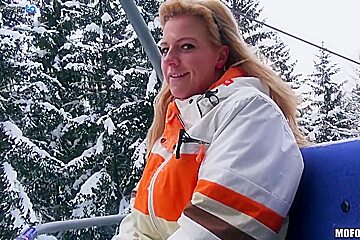 Nathaly Cherie - Flashing Double-ds While She Skis