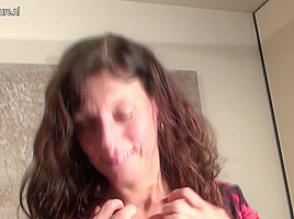 Naughty Housewife Playing And Sucking Cock - MatureNL