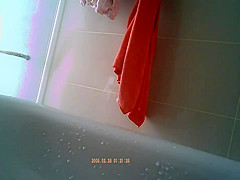 Nerdy asian naked in de shower