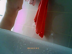 Nerdy asian naked in de shower