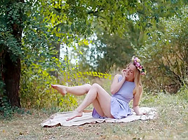 PERFECT BLONDE PLAYING OUTDOOR