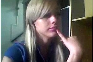 Petite Teenage Girl Suddenly Pulled Out a Cock
