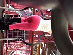 Pink spandex gym booty 2